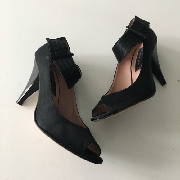 Steven by Steve Madden Ankle Strap Peep Toe Heels Black Satin Womens Size 7 Shoe - Picture 1 of 6